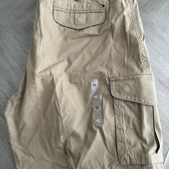 NWT - Men’s Tommy Hilfiger Cargo Shorts - Picture 4 of 5